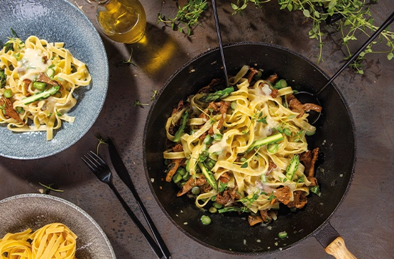 Historia sera smażonego - makaron tagliatelle z kurkami